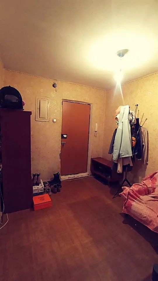 2-х комнатная квартира с отличной планировкой. Комнаты изолированные. Окна стеклопакеты. С/у раздельный. С окна отличный вид. В остальном состояние квартиры обычное-нужен ремонт.