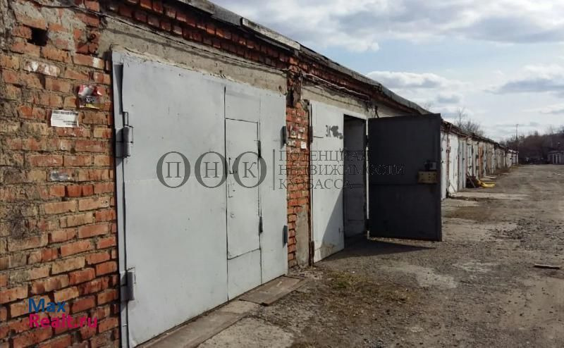 Капитальный кирпичный гараж в кооперативе «Заря», электричество, погреб.
Удобное расположение, недалеко остановки общественного транспорта.